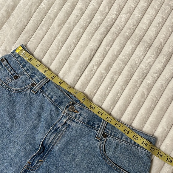 Levis 555 Guy’s Fit Vintage Short | Size 14 - Picture 10 of 12